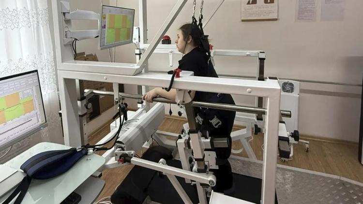 На Ставрополье дети с ДЦП делают первые шаги с помощью робота