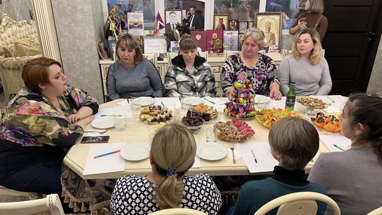 В Михайловске активисты встретились с жёнами мобилизованных и участников СВО
