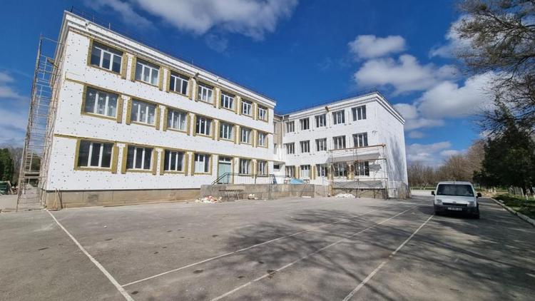 На Ставрополье партийный десант проинспектировал капремонт школ