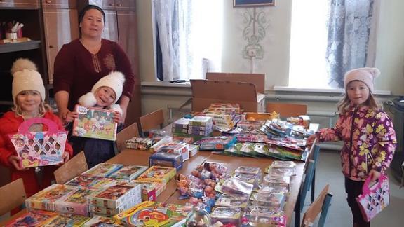 Игрушки в подарок получили на Ставрополье дети из малообеспеченных семей