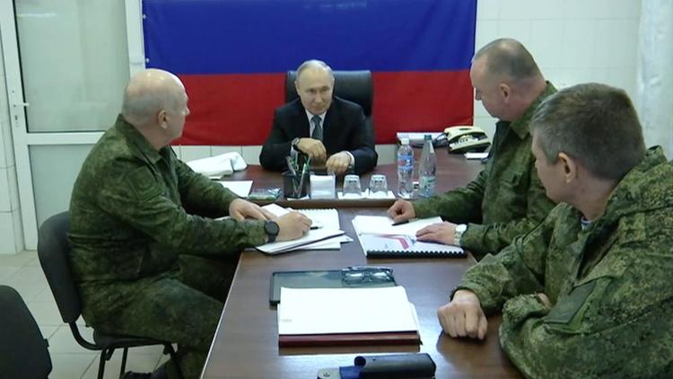 Владимир Путин посетил штаб Национальной гвардии «Восток» в ЛНР