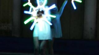 Неоновые шоу на Ставрополье призывают пользоваться световозвращающими элементами