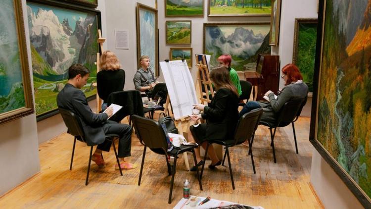 Творческая арт-встреча пройдёт в Картинной галерее в Ставрополе