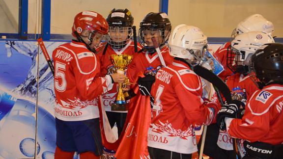 Юные хоккеисты ставропольского «Союза» выиграли предновогодний турнир в Тихорецке