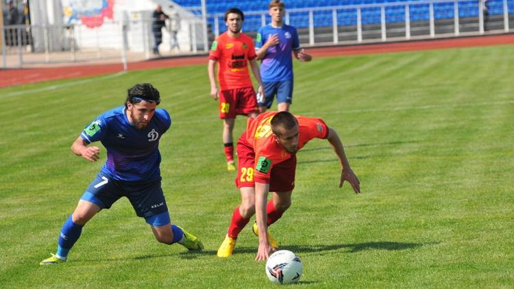 Ставропольские футбольные клубы с поражений начали второй этап национального первенства 