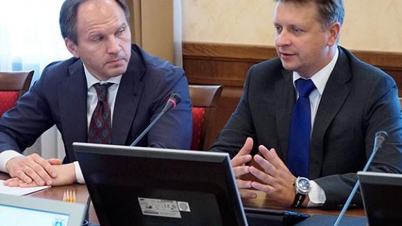 В Ставрополе прошло совещание с участием министра транспорта РФ Максима Соколова о дорогах, аэропортах и электричках