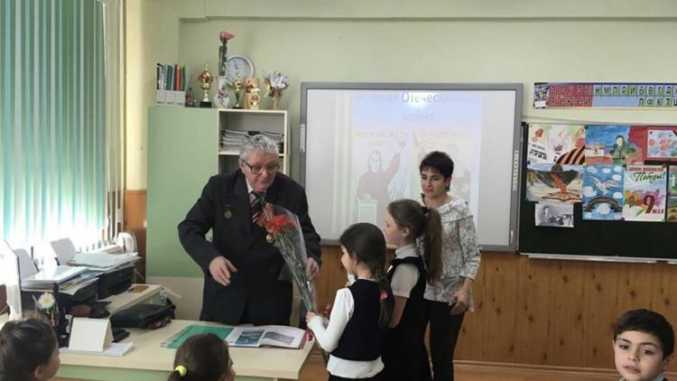 Участник ВОВ рассказал школьникам Железноводска о военном детстве