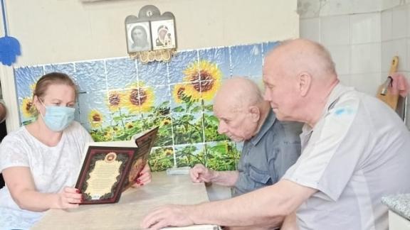 На Ставрополье «Мобильная библиотека» приходит в дом к пожилому человеку и инвалиду