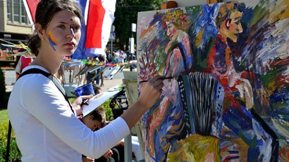Юные художники города поздравили Ставрополье с праздником