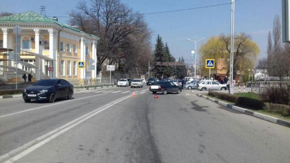 83-летнюю жительницу Кисловодска сбил автомобиль на пешеходном переходе