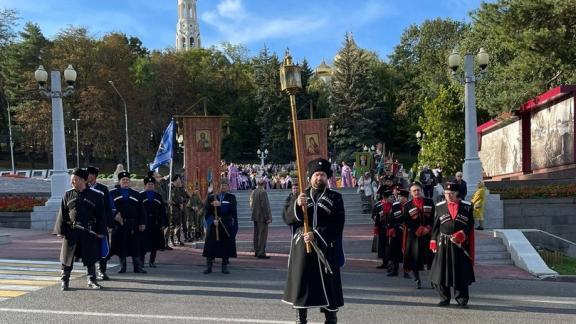 Казаки Ставрополья провели крестный ход в честь православного праздника