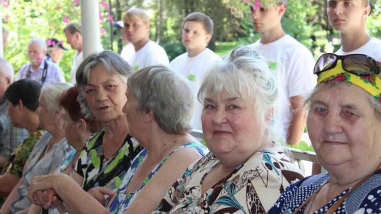 В Новоалександровском округе Ставрополья развивают проект «Старшее поколение»