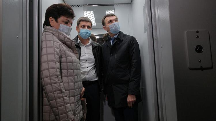 После обращения на «прямую линию» губернатора в Ставрополе впервые переоборудовали лифты