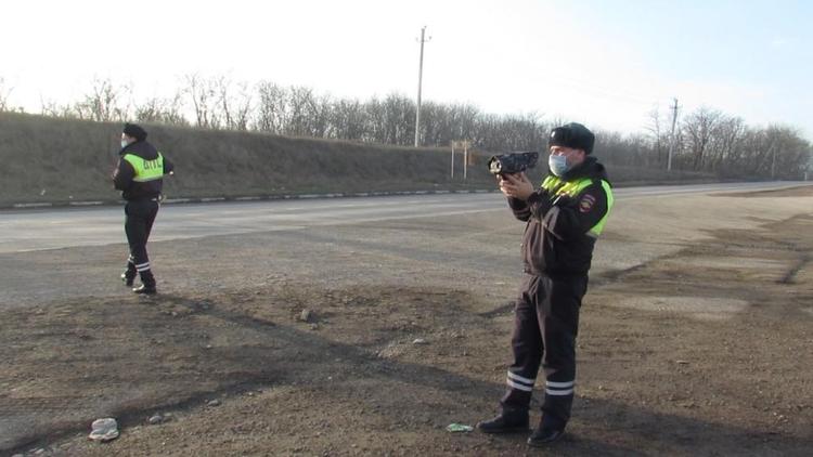 Скрытые патрули будут вычислять водителей-лихачей на дорогах Ставрополья