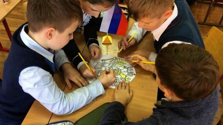 В школах Ставрополя отмечают День Конституции РФ