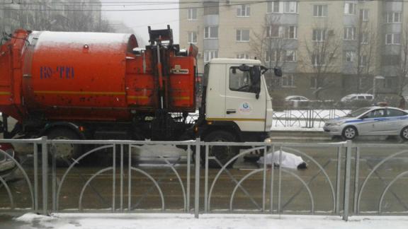 В Ставрополе под колёсами мусоровоза погибла пожилая женщина