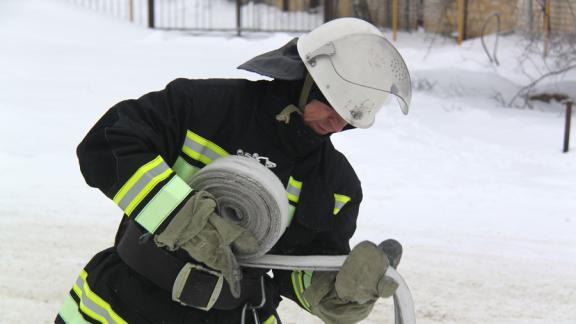 Неисправное газовое оборудование стало причиной возгорания автомобиля на Ставрополье