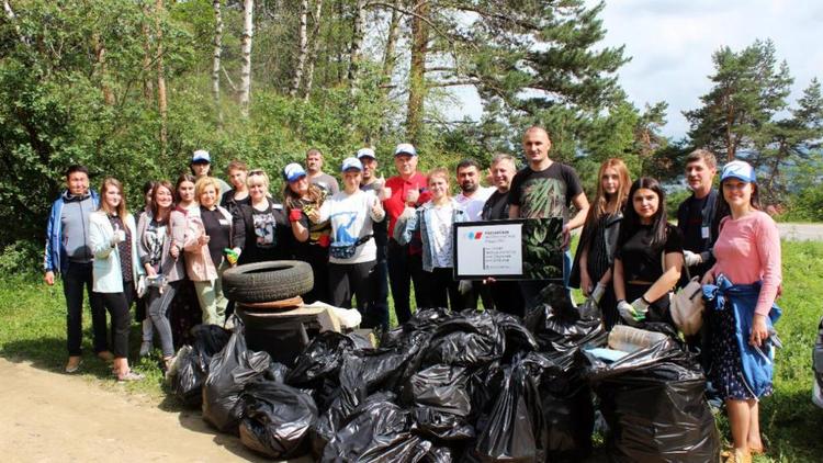С заповедной горы Кольцо в Кисловодске вывезли более 10 кубометров мусора