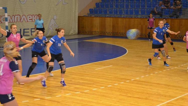 Ставропольские гандболистки уступили «Астраханочке» и во втором матче серии