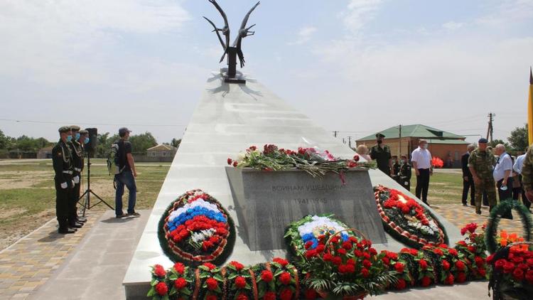 На Ставрополье ко Дню памяти и скорби открыли памятник победителям