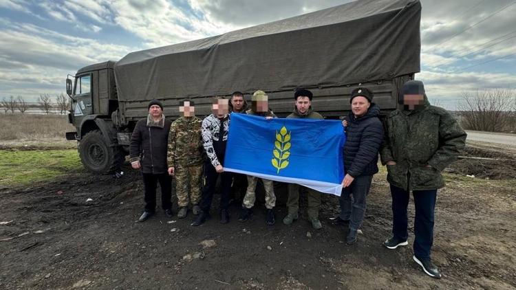 Ставропольцы поздравили с Днем защитника Отечества бойцов на передовой