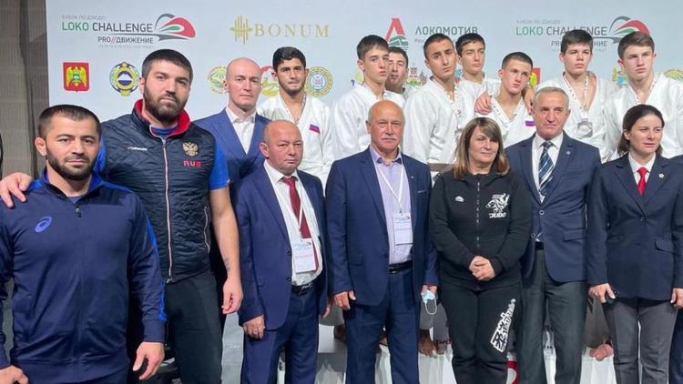 Команда дзюдоистов Ставрополья выиграла серебро в командном турнире на Кубок РЖД