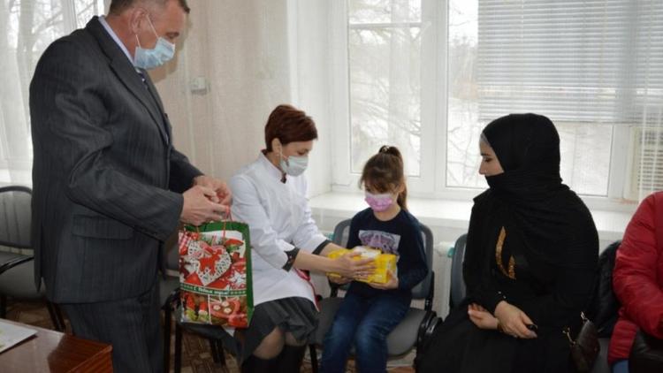 Дети с диабетом из Арзгирского округа Ставрополья получили системы мониторинга глюкозы в крови
