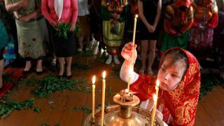 Казаки-некрасовцы отметили праздник Святой Троицы в поселке Кумская Долина