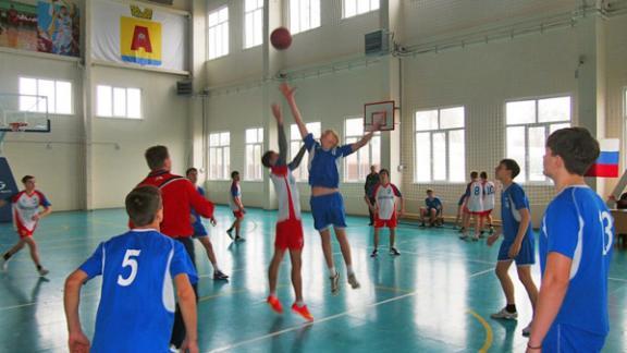 Соревнования по волейболу в зачет летней спартакиады учащихся прошли в селе Александровском