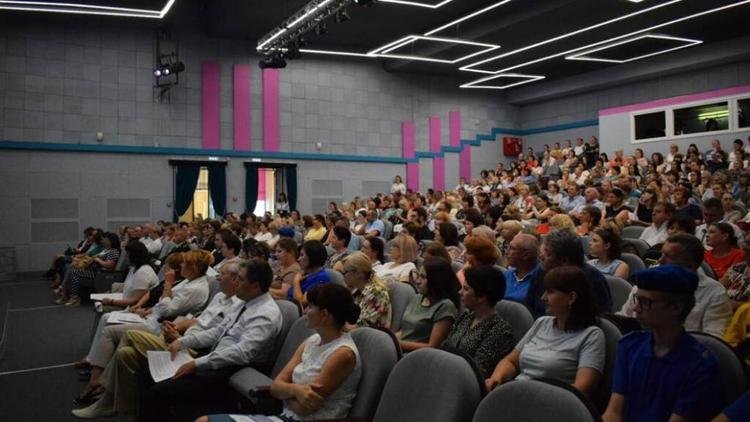 На августовском педсовете в Невинномысске обсудили дополнительное образование детей