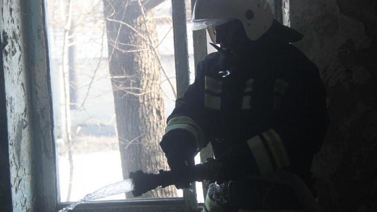 На Ставрополье в селе Ясная Поляна сгорела постройка из-за некачественного утеплителя