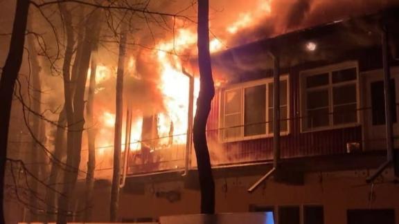 Пожар на «Усадьбе» в Ставрополе тушили 46 человек