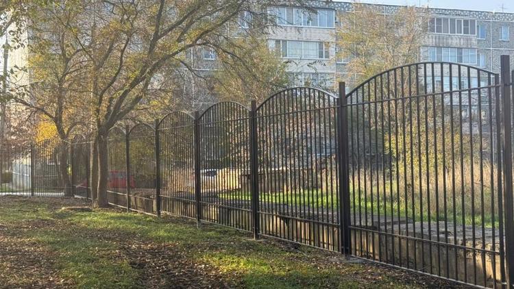 В детских садах Невинномысска идет замена периметральных ограждений