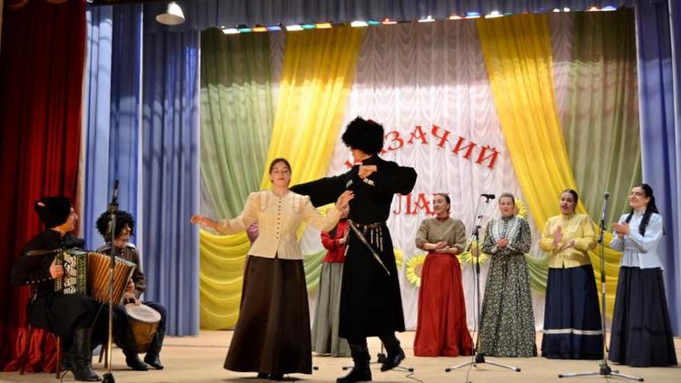 В фестивале-конкурсе казачьей культуры приняли участие 42 исполнителя и коллектива Ставрополья