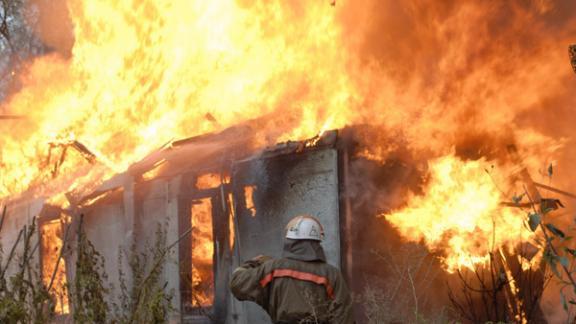 На Ставрополье после распития алкоголя в пожаре сгорели два человека