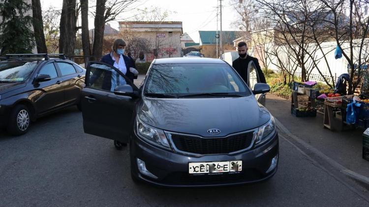 Очередную партию топливных карт передали автоволонтёрам на Ставрополье