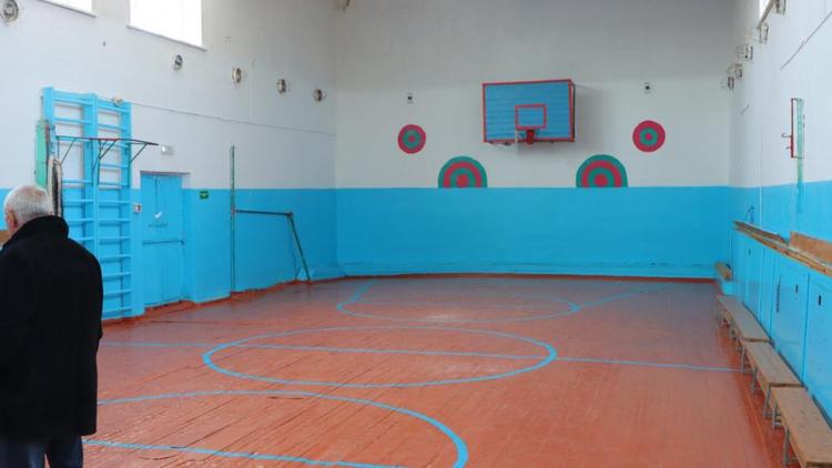 В школах Ипатовского округа Ставрополья обновят спортзалы