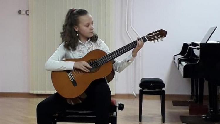 Новые ученики музыкальной школы Железноводска сыграли первый концерт