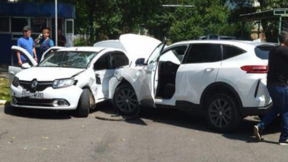 Автоледи пострадала в тройном ДТП на Ставрополье