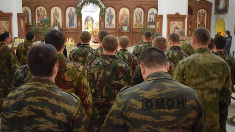 Сотрудники Росгвардии по Ставропольскому краю почтили память погибших товарищей