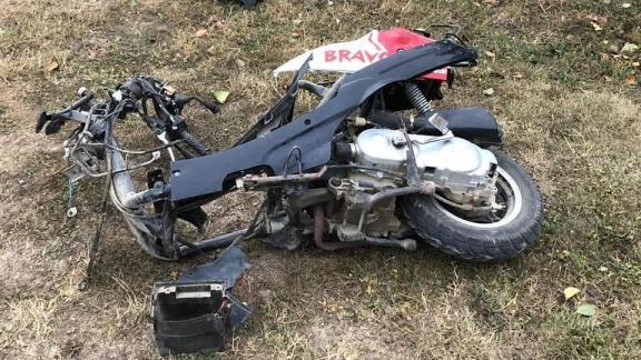 В Новопавловске подросток на скутере врезался в иномарку и погиб