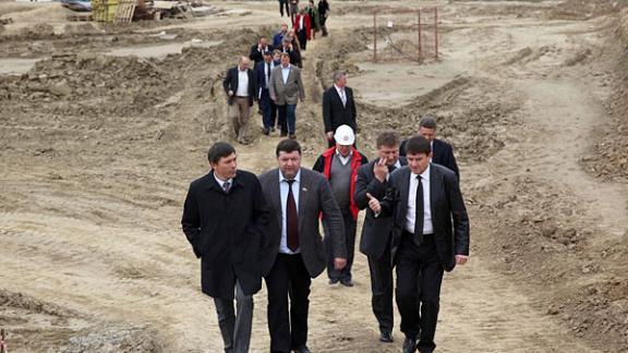 Региональный индустриальный парк в Буденновском районе посетили краевые депутаты