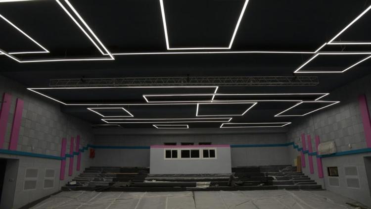 Дизайнерскую систему освещения монтируют в культурном центре Невинномысска