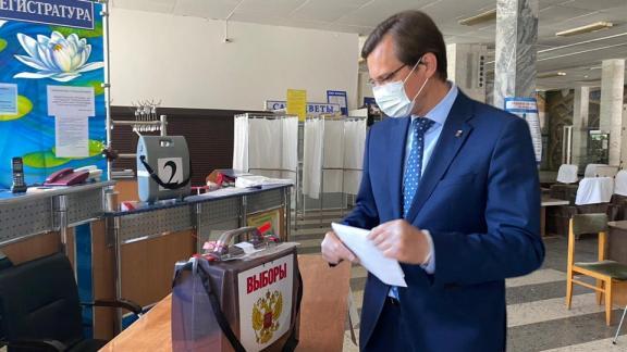 Глава Железноводска Евгений Моисеев принял участие в общероссийском голосовании