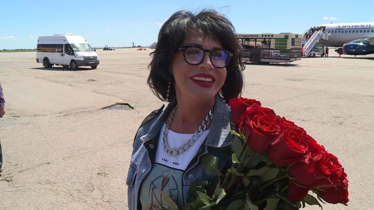 Надежда Бабкина устроила флешмоб во время полёта в Ставрополь