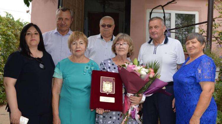 Учительницу - Героя труда поздравили с юбилеем в селе Петропавловском
