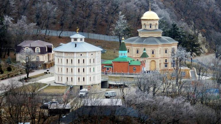Монастырь на Бештау посещает ставропольская молодёжь