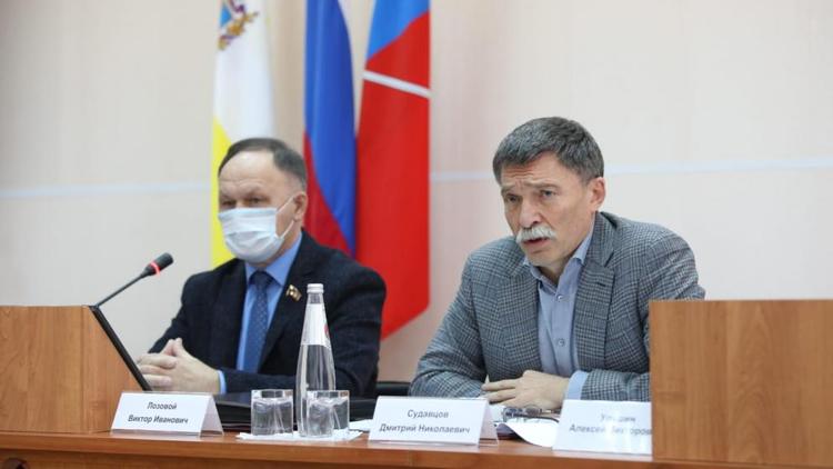 Депутаты Ставрополья провели выездное совещание в Труновском округе