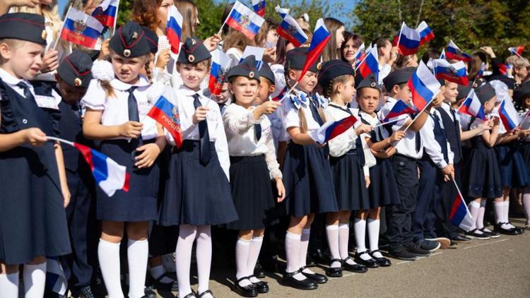 Глава Ставрополя поздравил школьников с Днем знаний