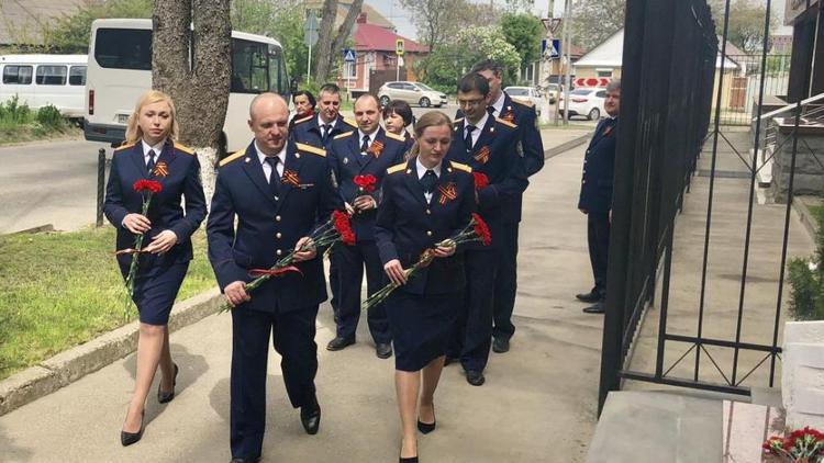 Ставропольские следователи возложили цветы к мемориалу Победы